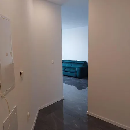 Bezbarierovy Lodenica - V Tesnej Blizkosti Adelli Centra Apartment Piest'any