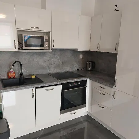Apartment Bezbarierovy Lodenica - V Tesnej Blizkosti Adelli Centra *