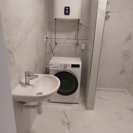 Apartment Bezbarierovy Lodenica - V Tesnej Blizkosti Adelli Centra Piest'any