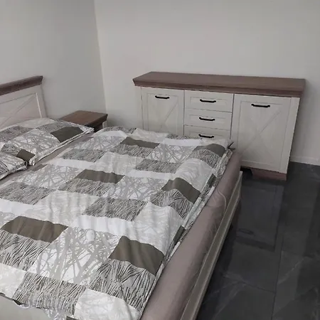 Bezbarierovy Lodenica - V Tesnej Blizkosti Adelli Centra * Piest'any